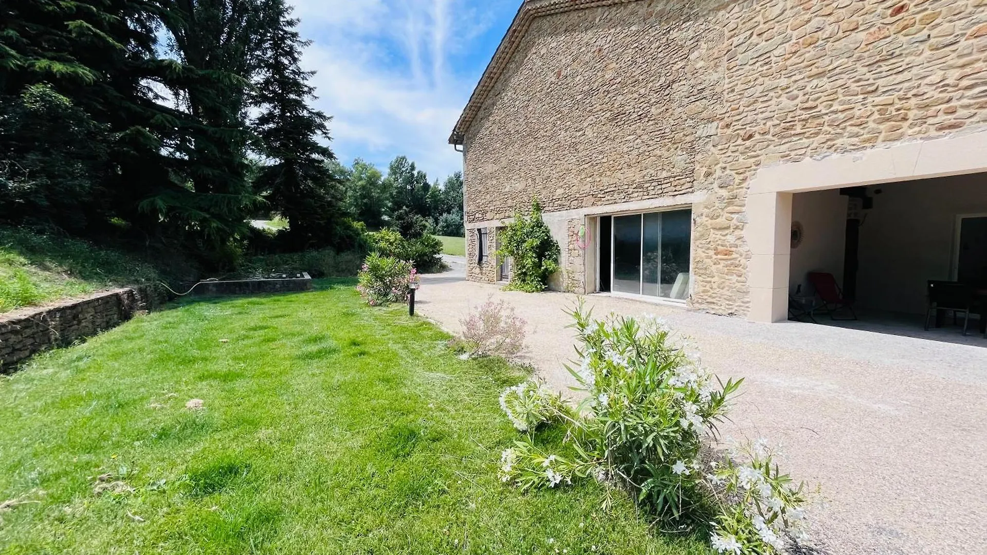 라레파라 La Ferme De Bournat 아파트